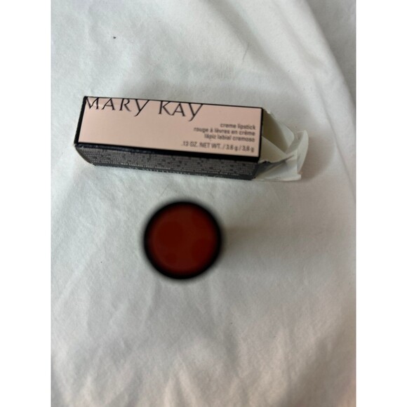 Mary Kay Crème Lipstick give hope color - Picture 2 of 4
